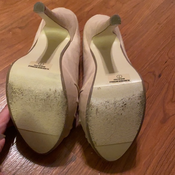 Heels - Picture 6 of 6